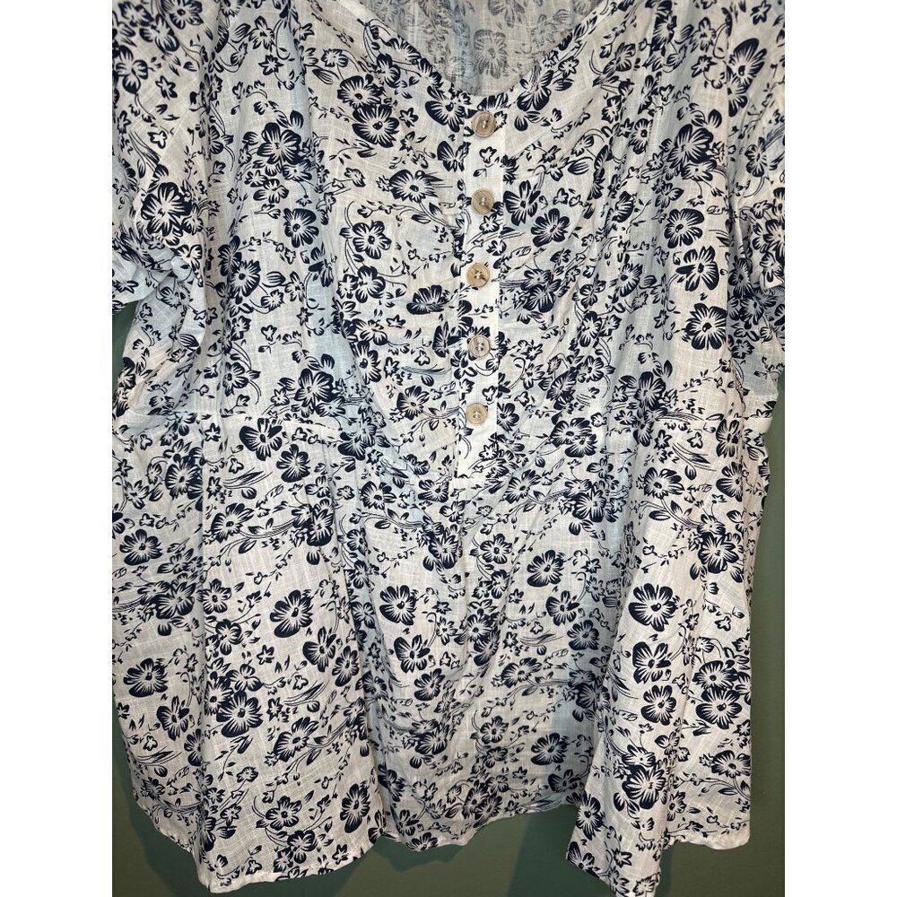 BloomChic Women’s Top Size 26 White Black Floral Cottagecore Grandmacore Boxy - Picture 5 of 9